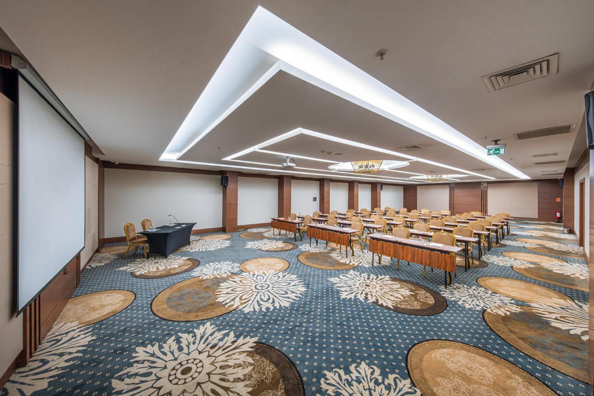 Holiday Inn Ankara - Cukurambar, an IHG Hotel Bagian luar foto
