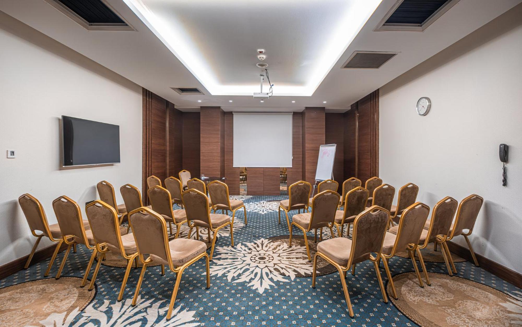 Holiday Inn Ankara - Cukurambar, an IHG Hotel Bagian luar foto