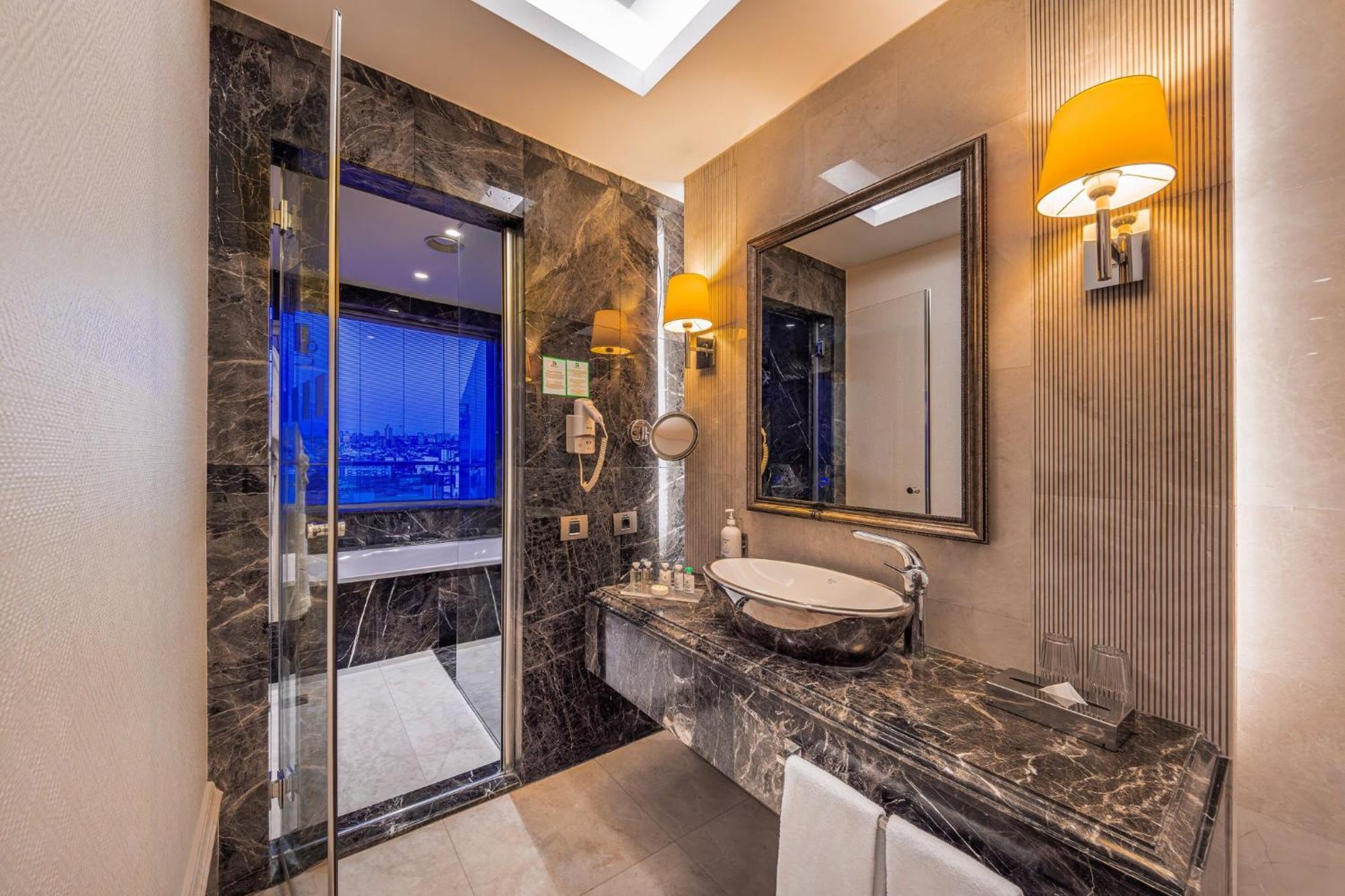 Holiday Inn Ankara - Cukurambar, an IHG Hotel Bagian luar foto
