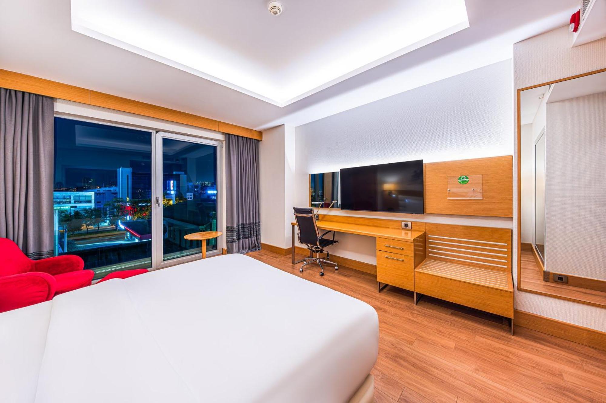 Holiday Inn Ankara - Cukurambar, an IHG Hotel Bagian luar foto