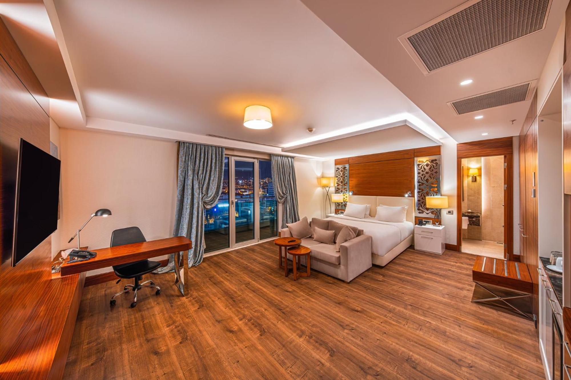 Holiday Inn Ankara - Cukurambar, an IHG Hotel Bagian luar foto